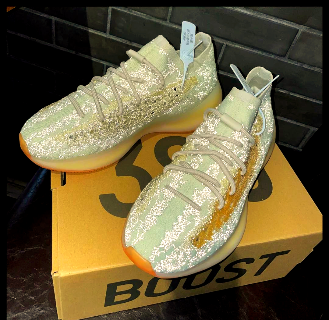 YEEZY380蜜桃粉满天星污事件-第1张图片