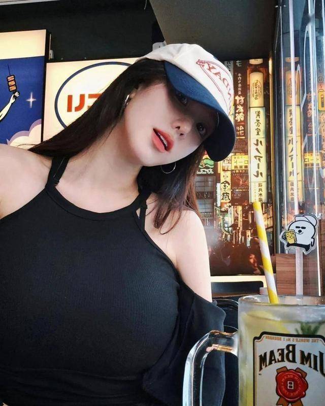 丰满少妇的极致体验-第1张图片