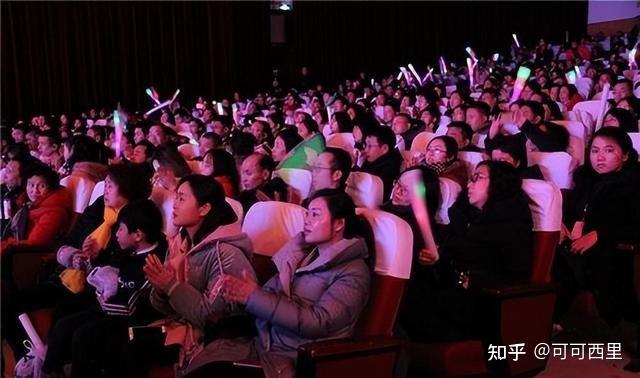 春晚什么时候开始播的春晚开始播时间揭秘-第2张图片