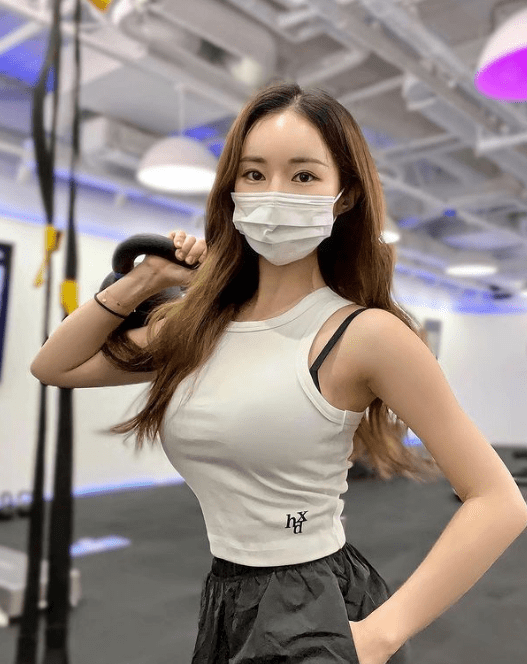 韩国女护士韩国女护士，白衣天使的温暖与力量-第2张图片