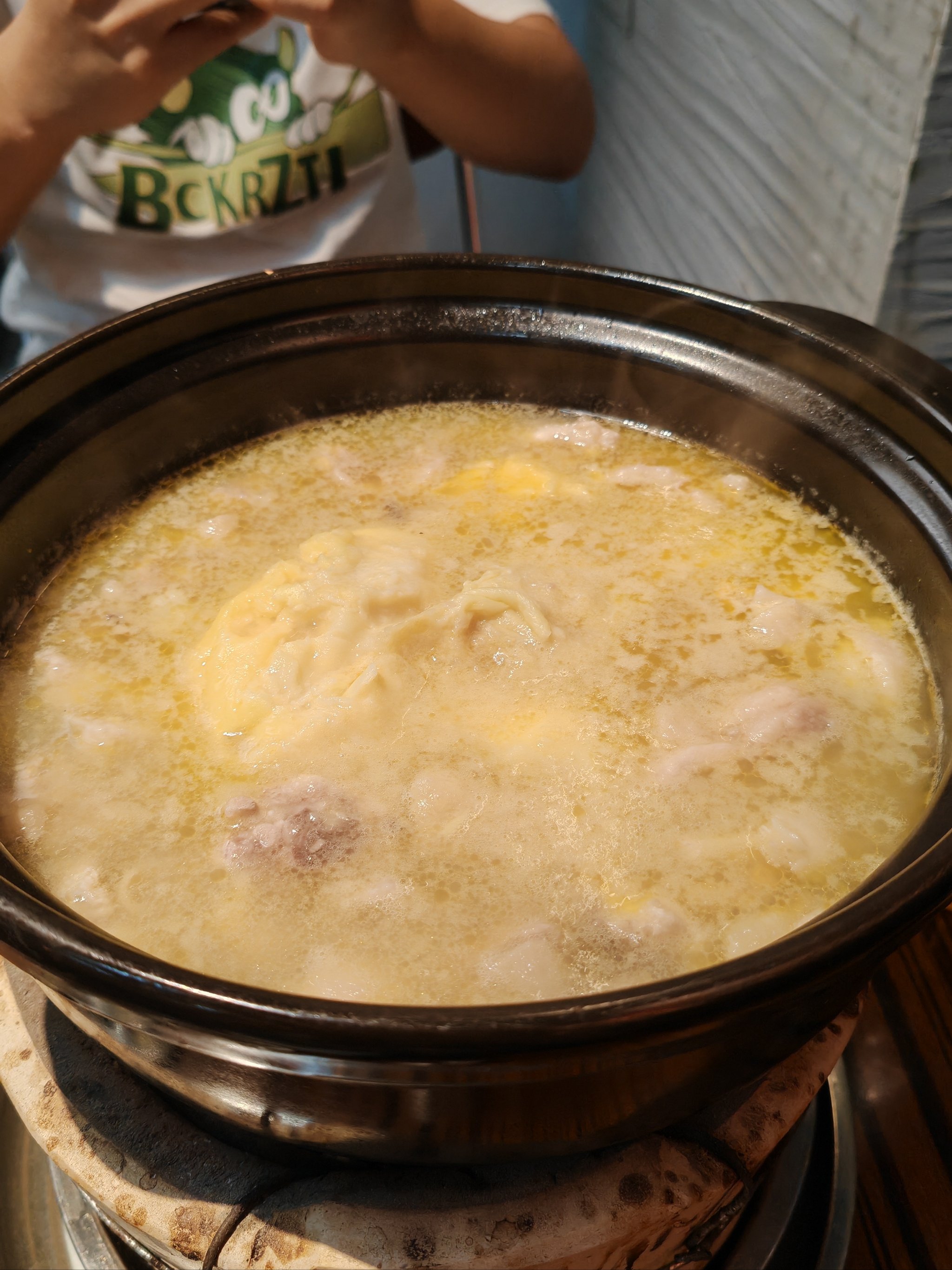 蝌蚪黄瓜草莓秋葵绿巨人榴莲美食之旅-第2张图片