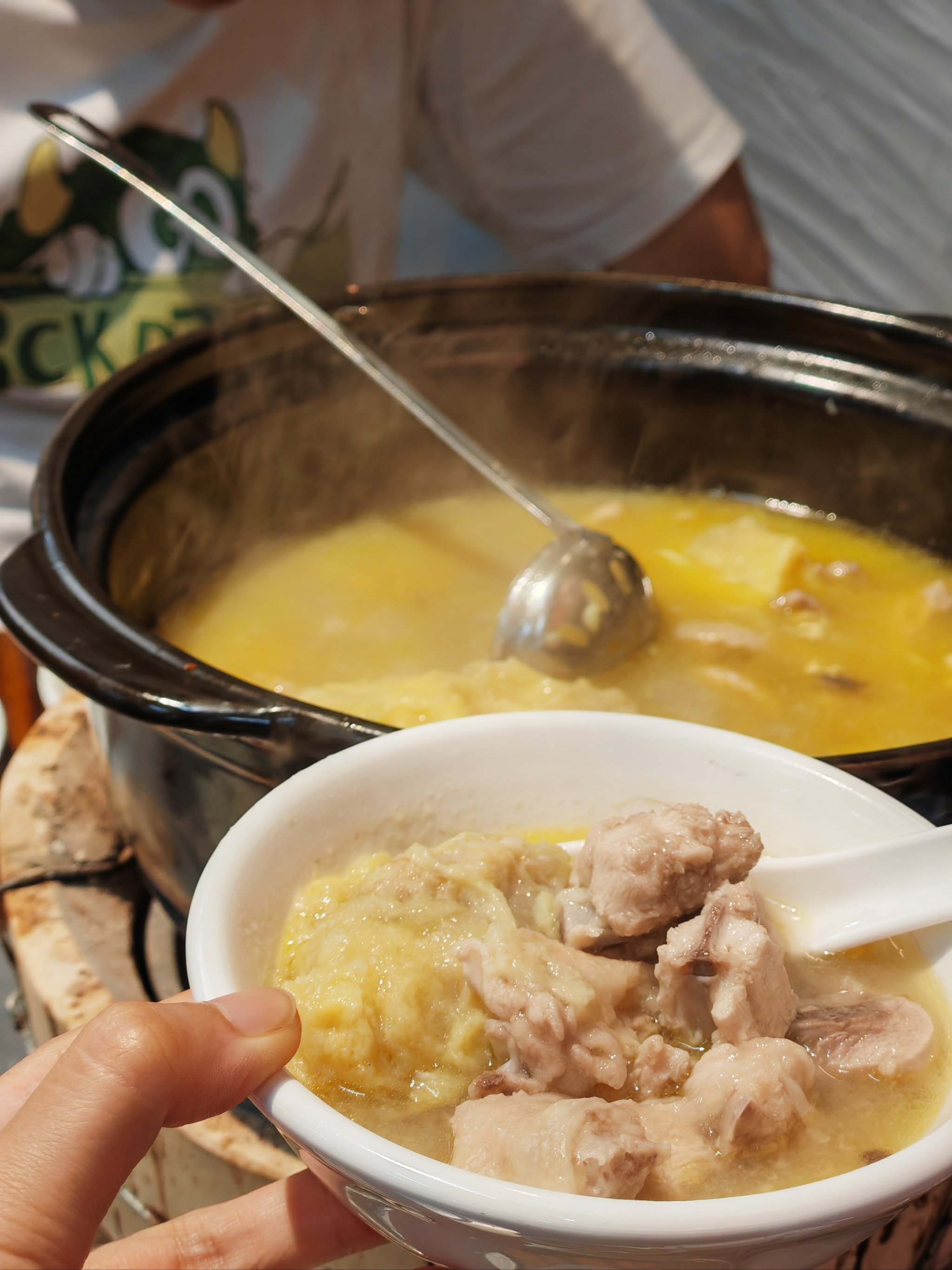 蝌蚪黄瓜草莓秋葵绿巨人榴莲美食之旅-第3张图片
