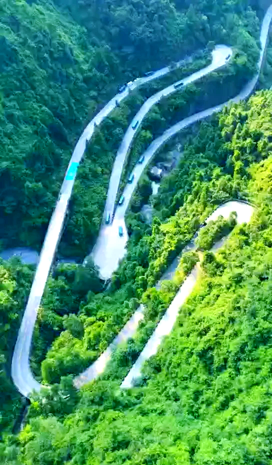 天门山盘山公路天门山盘山公路之旅