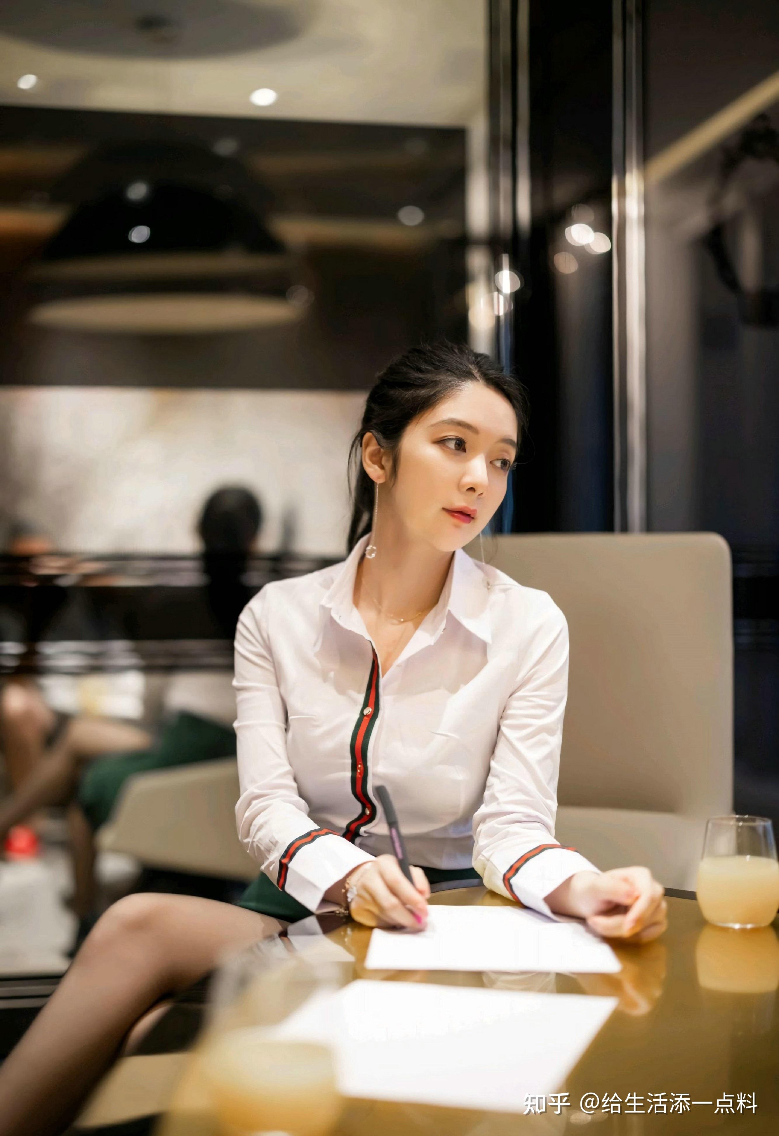 解开美女奶罩，男人揉之魅力无限-第3张图片