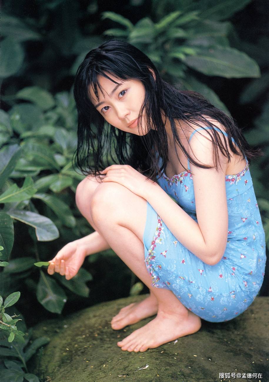 美女脱脱美女脱脱，魅力四溢的时尚女神-第2张图片