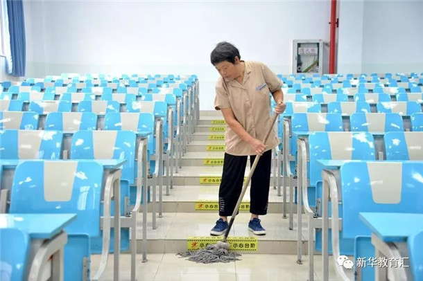 阿姨代打，生活中的暖心力量-第1张图片