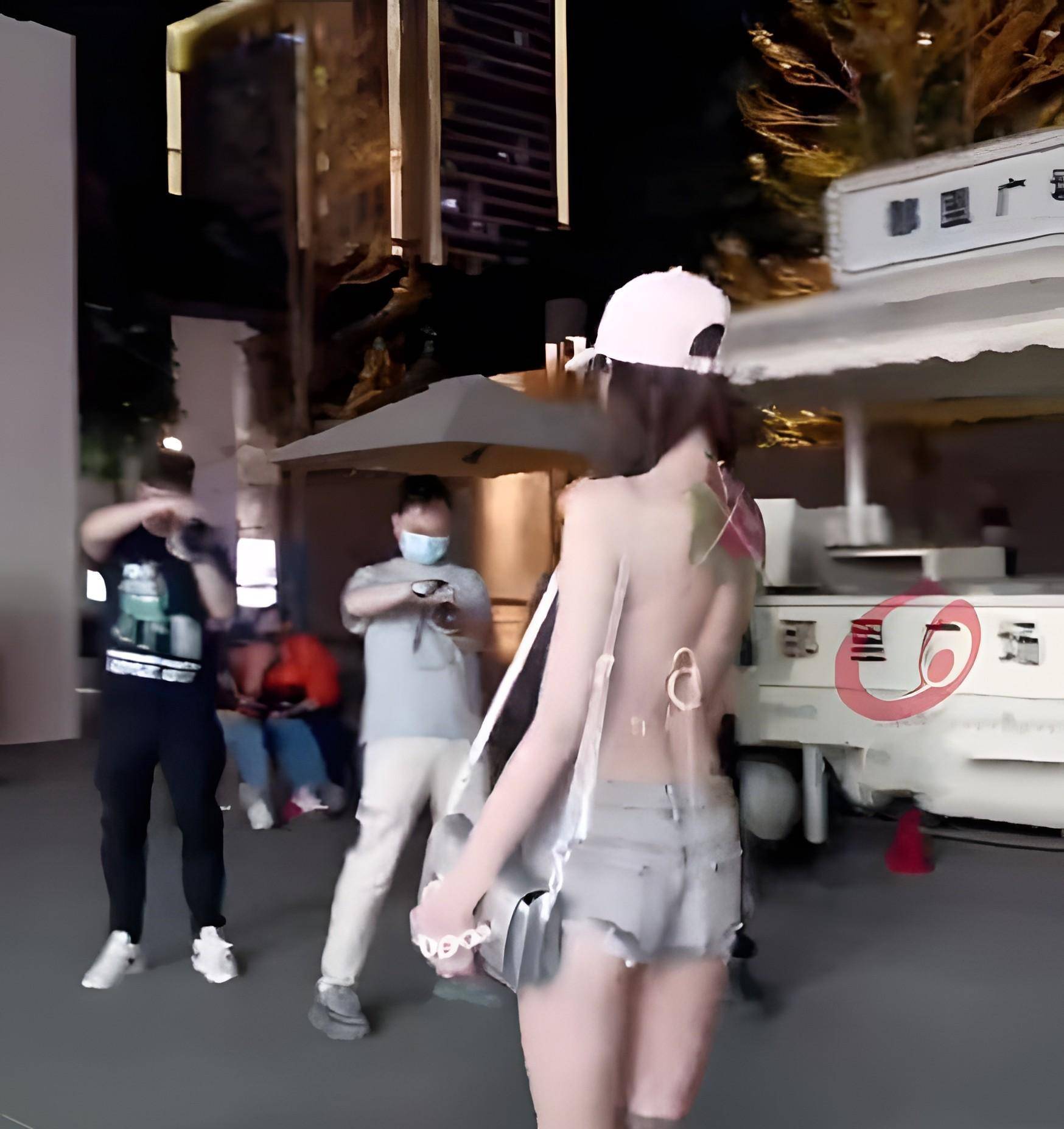 女子在直播间裸露身体被抓女子在直播间裸露身体被抓事件-第1张图片