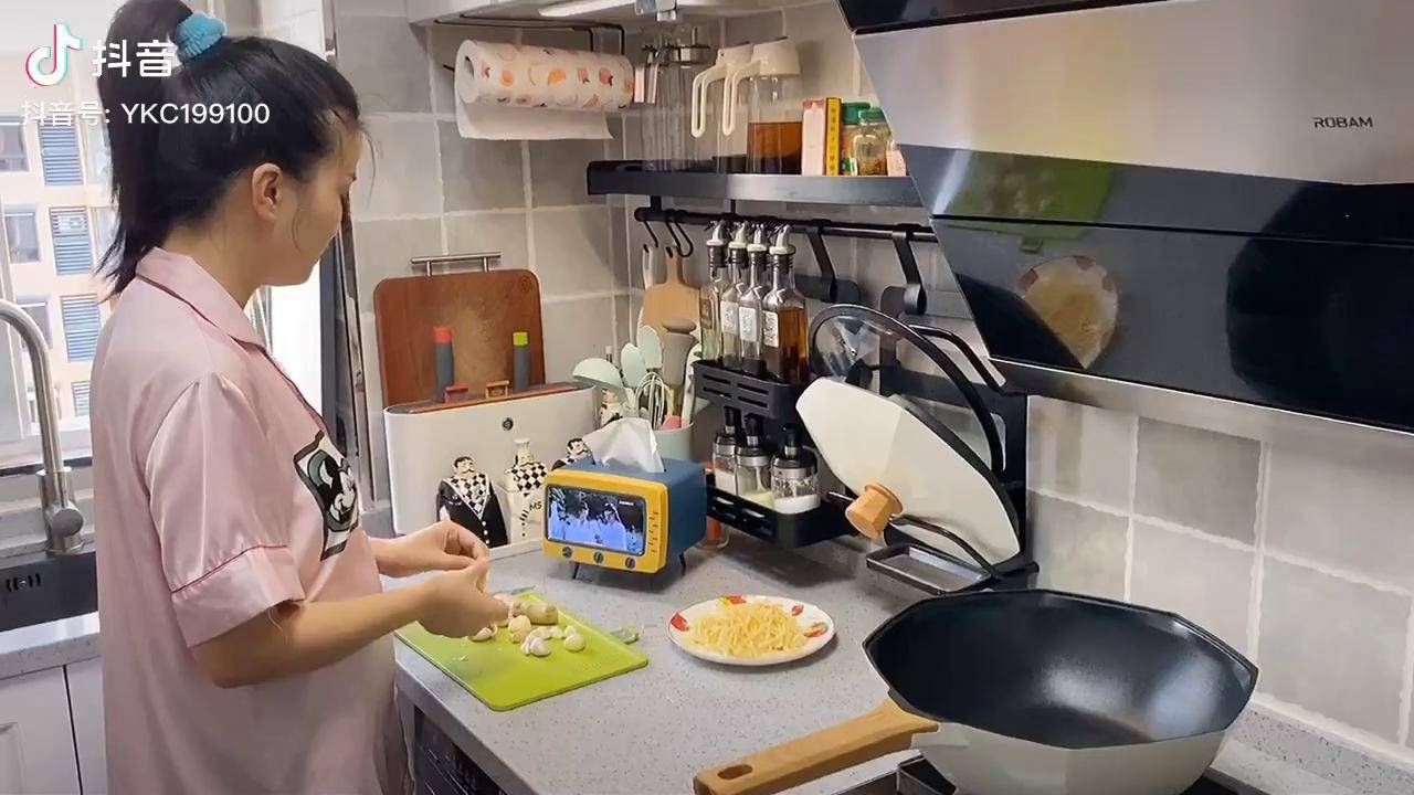 一边做饭一边狂躁怎么办-第1张图片