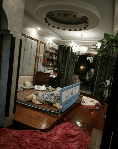 客厅乱伦女现象剖析-第1张图片