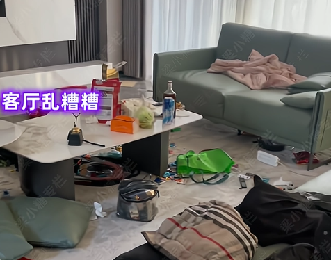 客厅乱伦女现象剖析-第2张图片