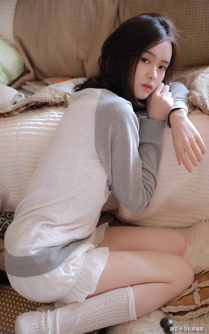 探索女朋友的奶头之美-第1张图片