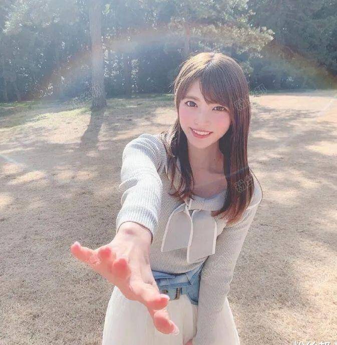上原亚衣现状上原亜衣，时尚与品质的完美融合-第1张图片