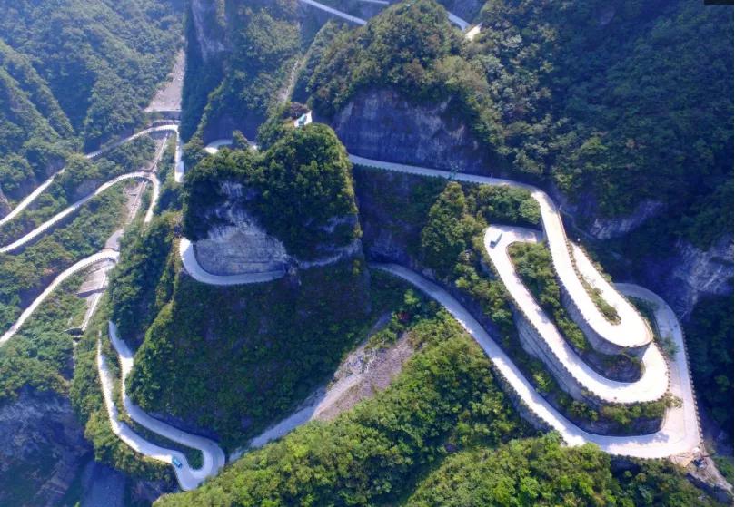 天门山盘山公路天门山盘山公路之旅-第1张图片