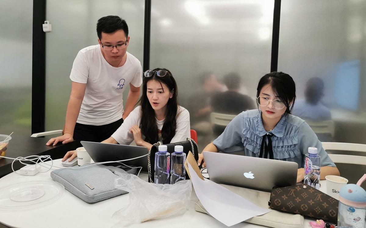 小姐培训小姐培训，提升职业素养与自我价值的黄金之旅-第1张图片