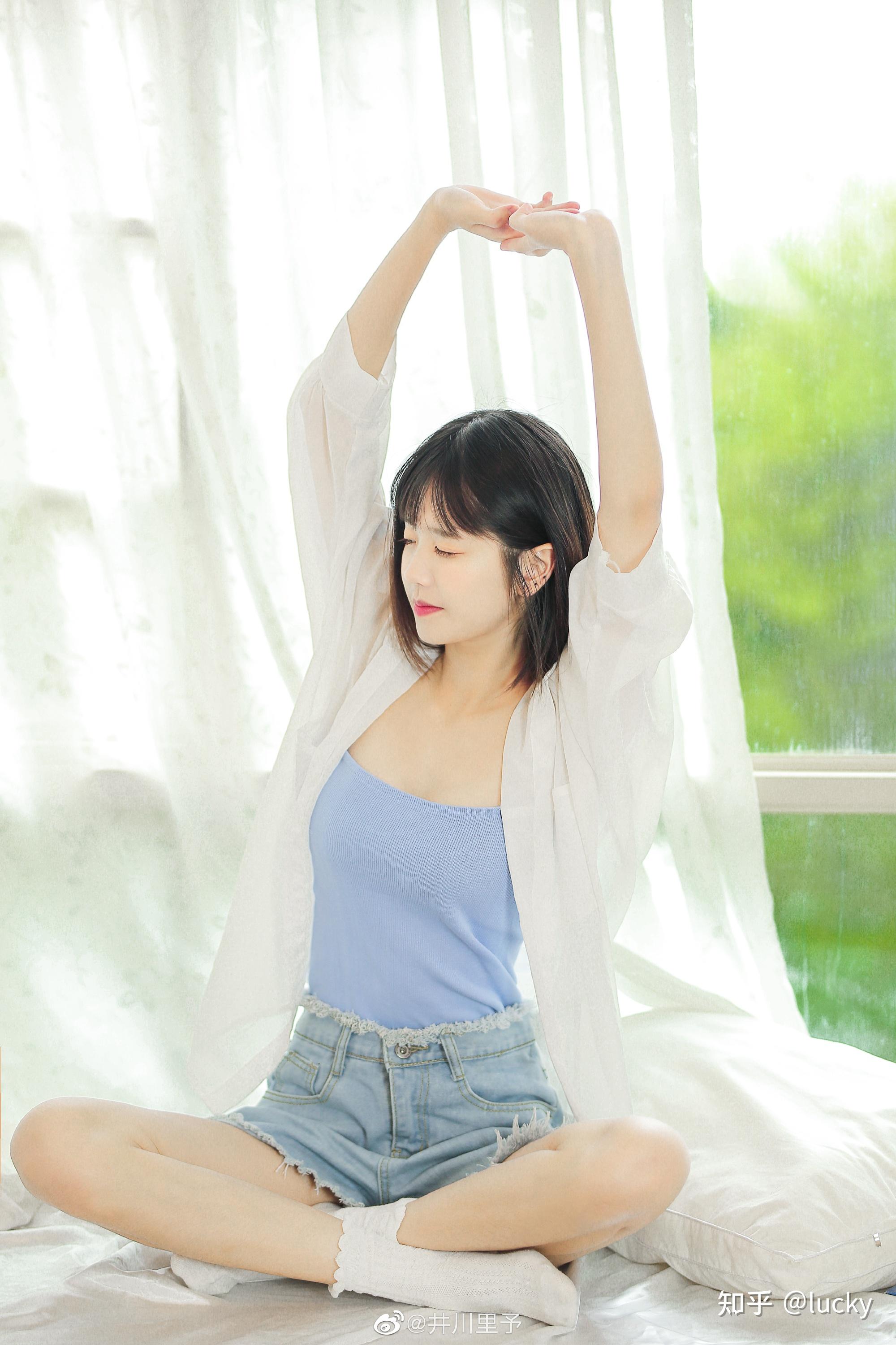 井川里予每一口都很深情33秒洒走一回口是什么歌井川里予深情每一口-第1张图片
