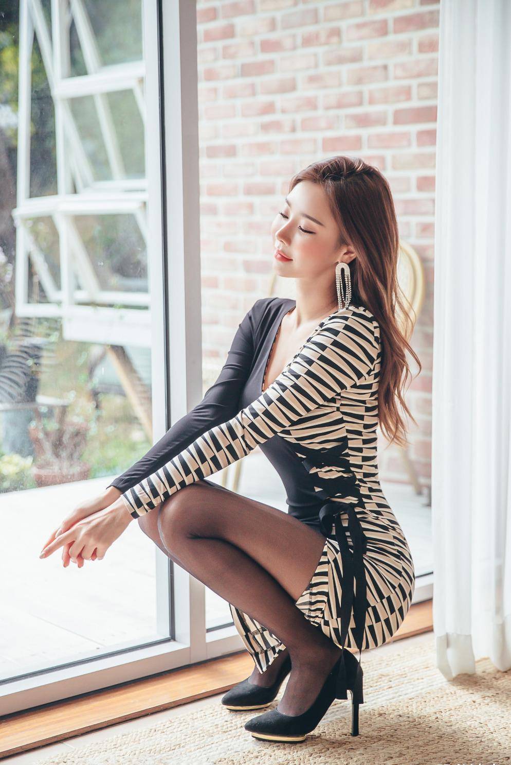 韩国美女丝袜一区二区三区韩国美女丝袜一区二区之美