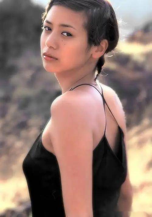 免费欧美黄色免费欧美黄色内容，诱惑与诱惑力的交织-第2张图片