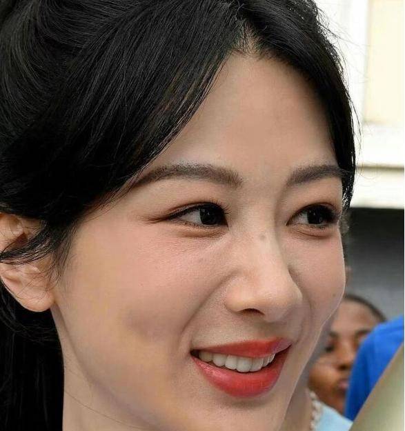徐莹四级辣照徐莹四级辣照，青春的魅力与自信-第2张图片