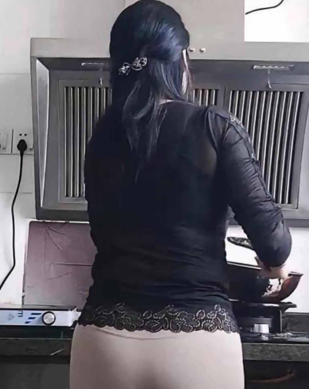 一边做饭一边躁狂我一边做饭一边躁狂-第2张图片
