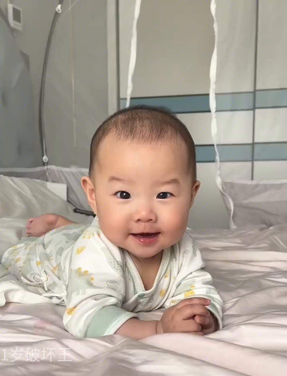 小宝贝你的奶好大我能喝吗?小宝贝，你的奶好大，我能喝吗？-第1张图片
