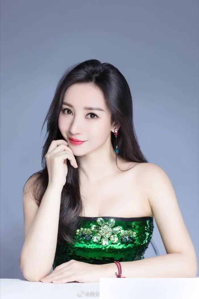 柳岩甩乳柳岩甩乳，性感女神的独特魅力-第1张图片