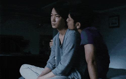 谁有外国同性恋网站？揭秘非法与违规行为-第1张图片