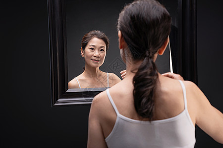 看看镜子里我们如何结合-第3张图片