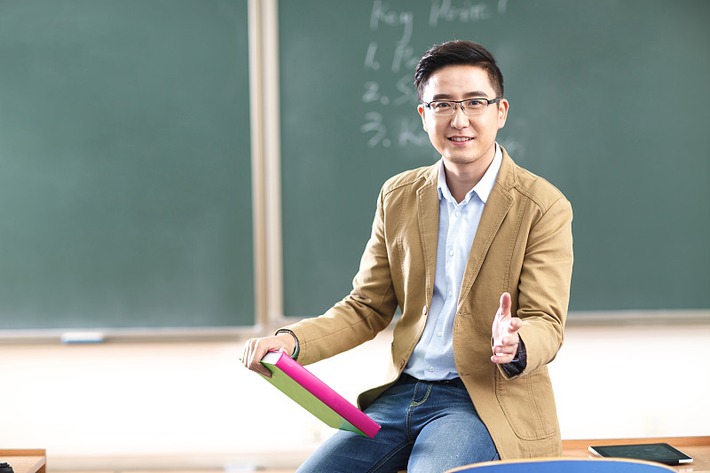 老师露出两个奶球让我吃奶头老师露出两个奶球让我吃奶头-第1张图片