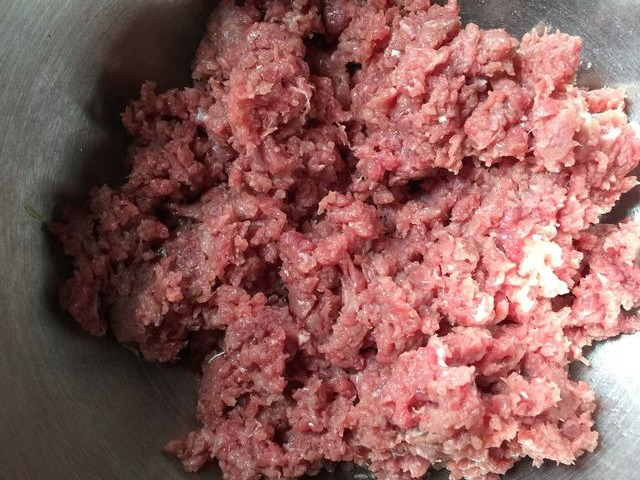 梁教授稳住TXT肉馅小水饺-第1张图片