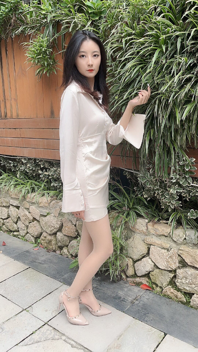 告诉我深不深舒不舒服深不深舒不舒服-第3张图片