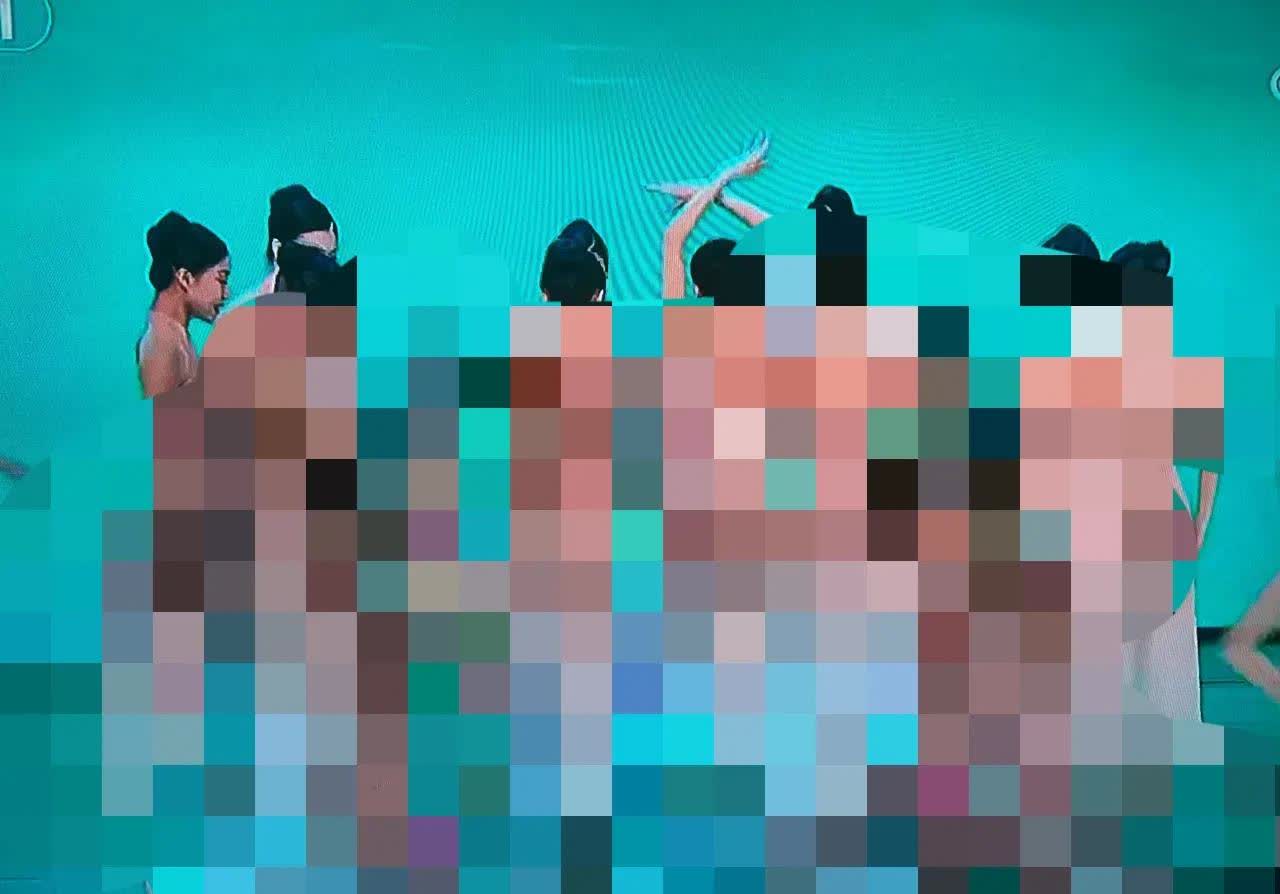 见仍头走秀视频30分钟走光视频，窥探背后的诱惑与风险-第1张图片