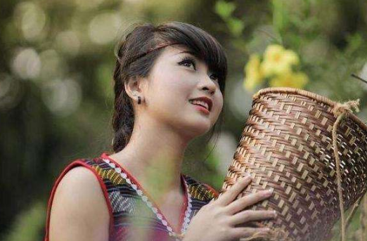 越南美女厕所尿毛多多越南美女厕所尿毛多多现象揭秘