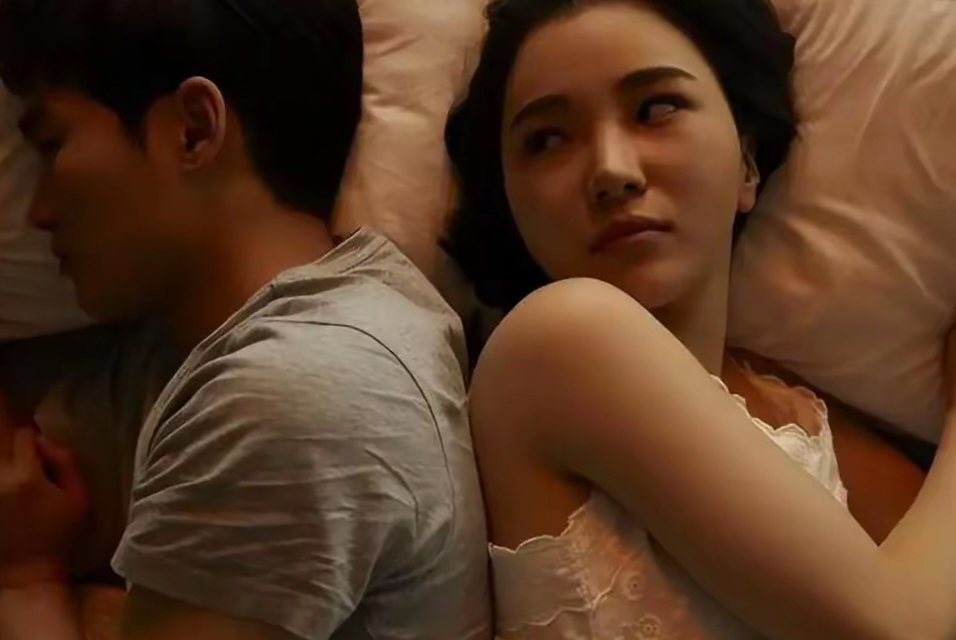 双性美人受哭酸深捣H，一场情感的深度探索