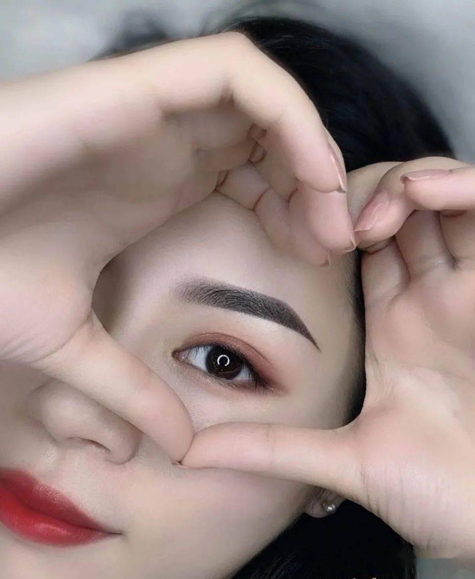 他色了激情五月他色了，情感与道德的交织