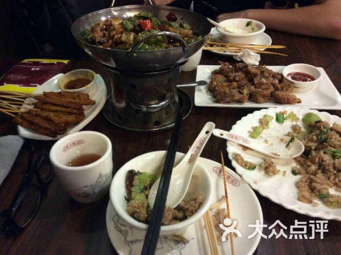 小雄二姐美娟大姐的背景故事小雄二姐，温柔与坚韧并存-第2张图片