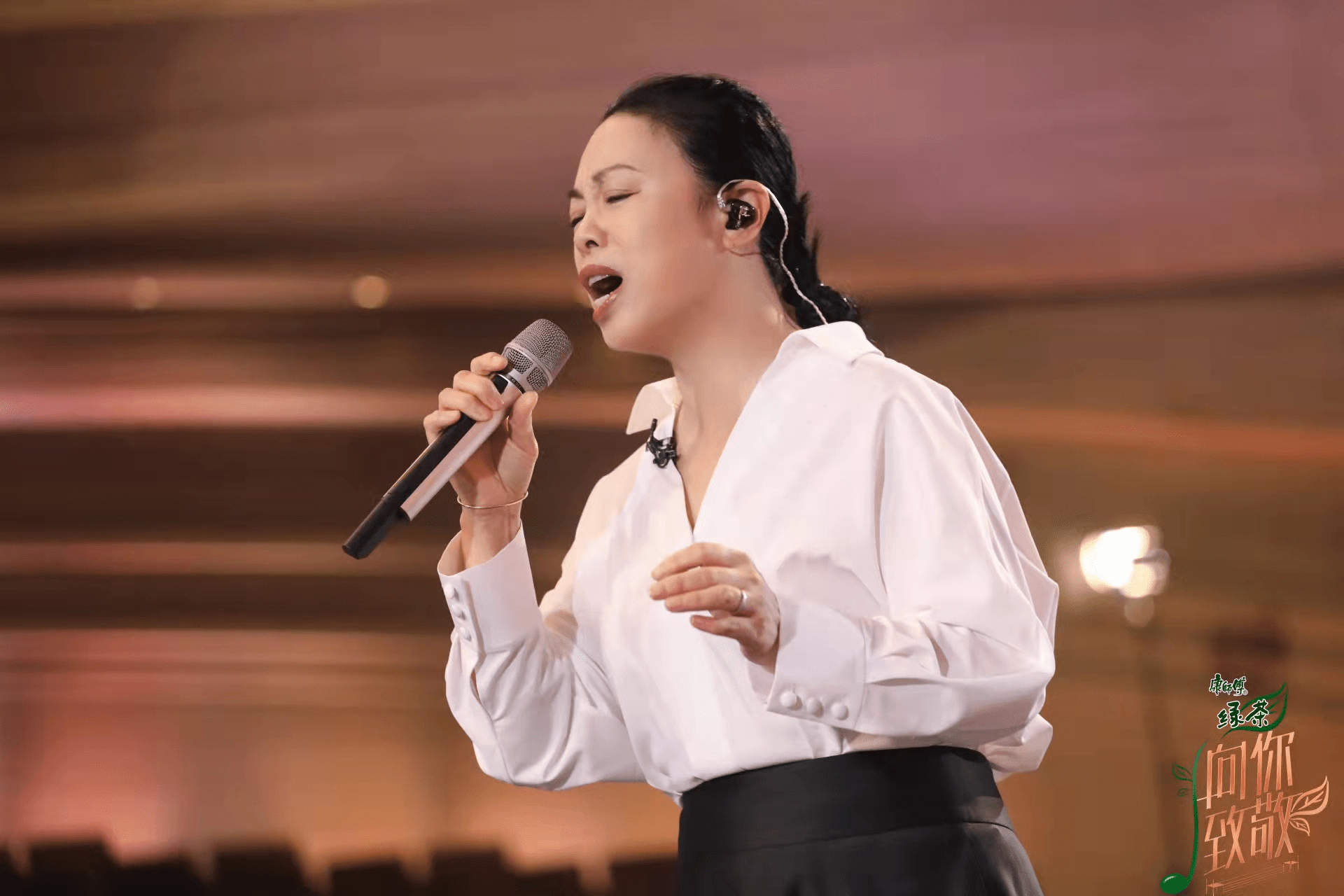 农村老太太rapper农村老太太的rap人生，一位独特的音乐灵魂-第3张图片