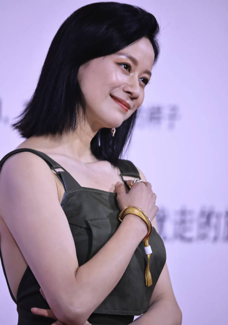 搡老女人，岁月痕迹下的温情-第1张图片