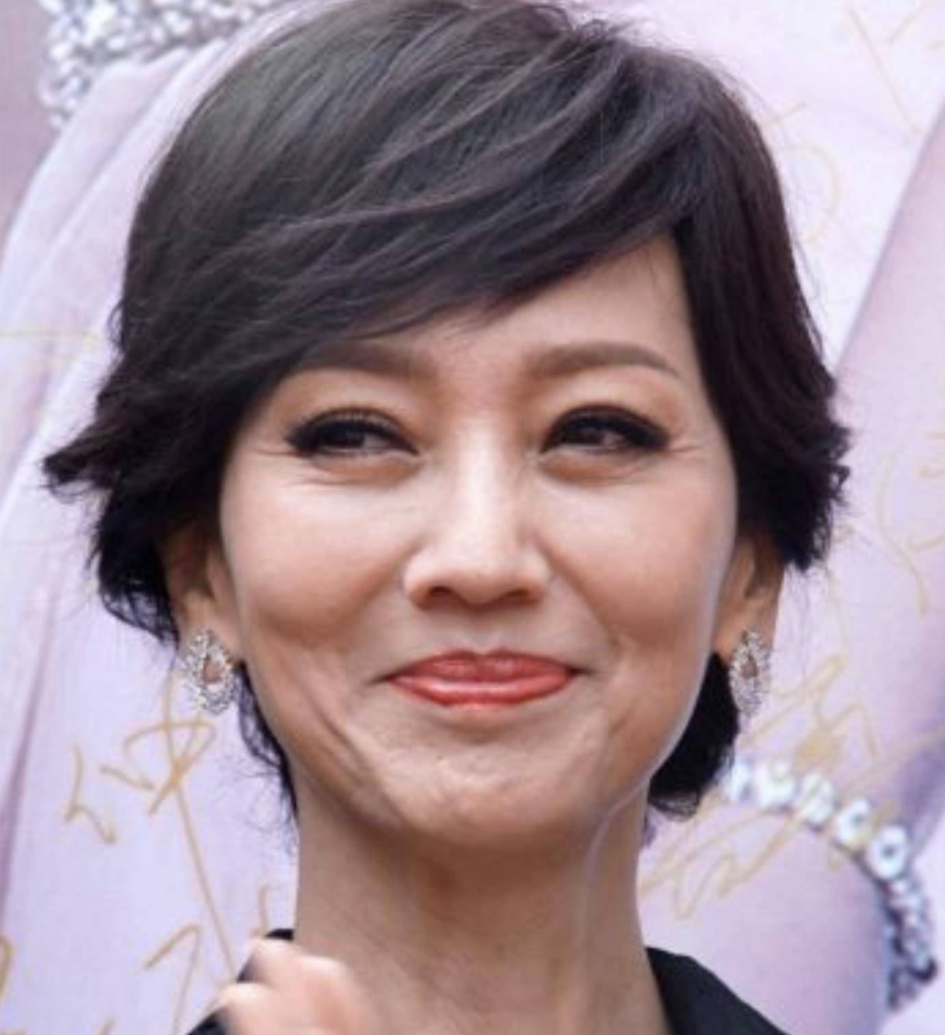 搡老女人，岁月痕迹下的温情-第2张图片
