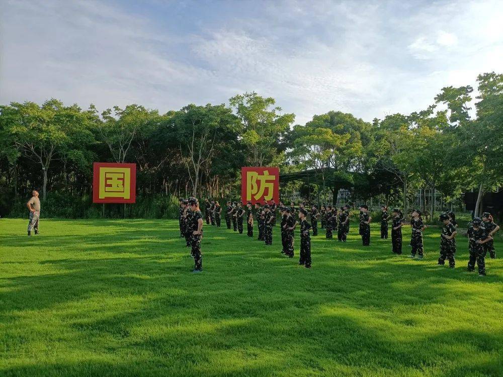 军人野外吮花蒂无码视频-第1张图片