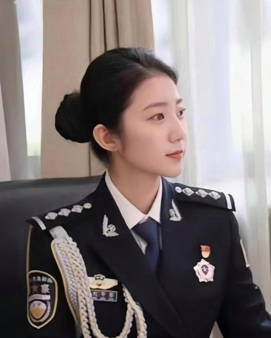 人民警察张津瑜视频人民警察张津瑜视频，忠诚与担当的楷模-第1张图片