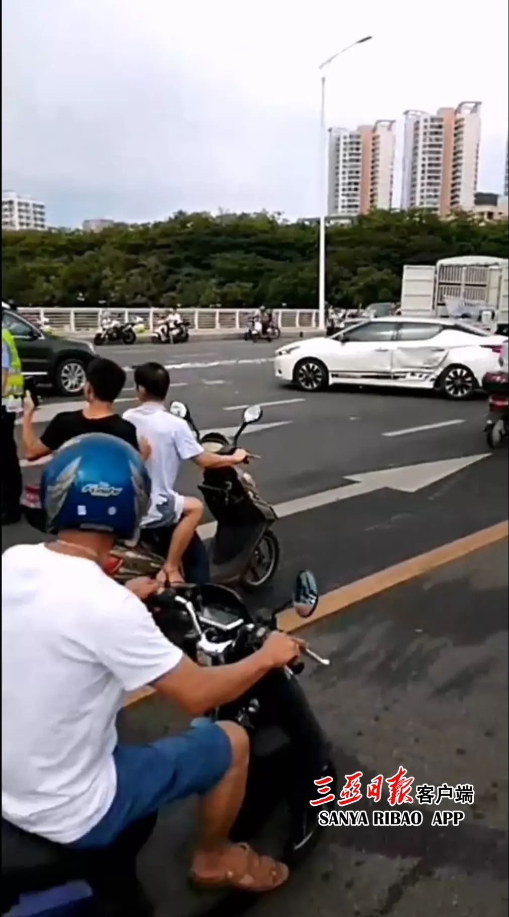 搞笑车祸视频搞笑车祸视频-第1张图片