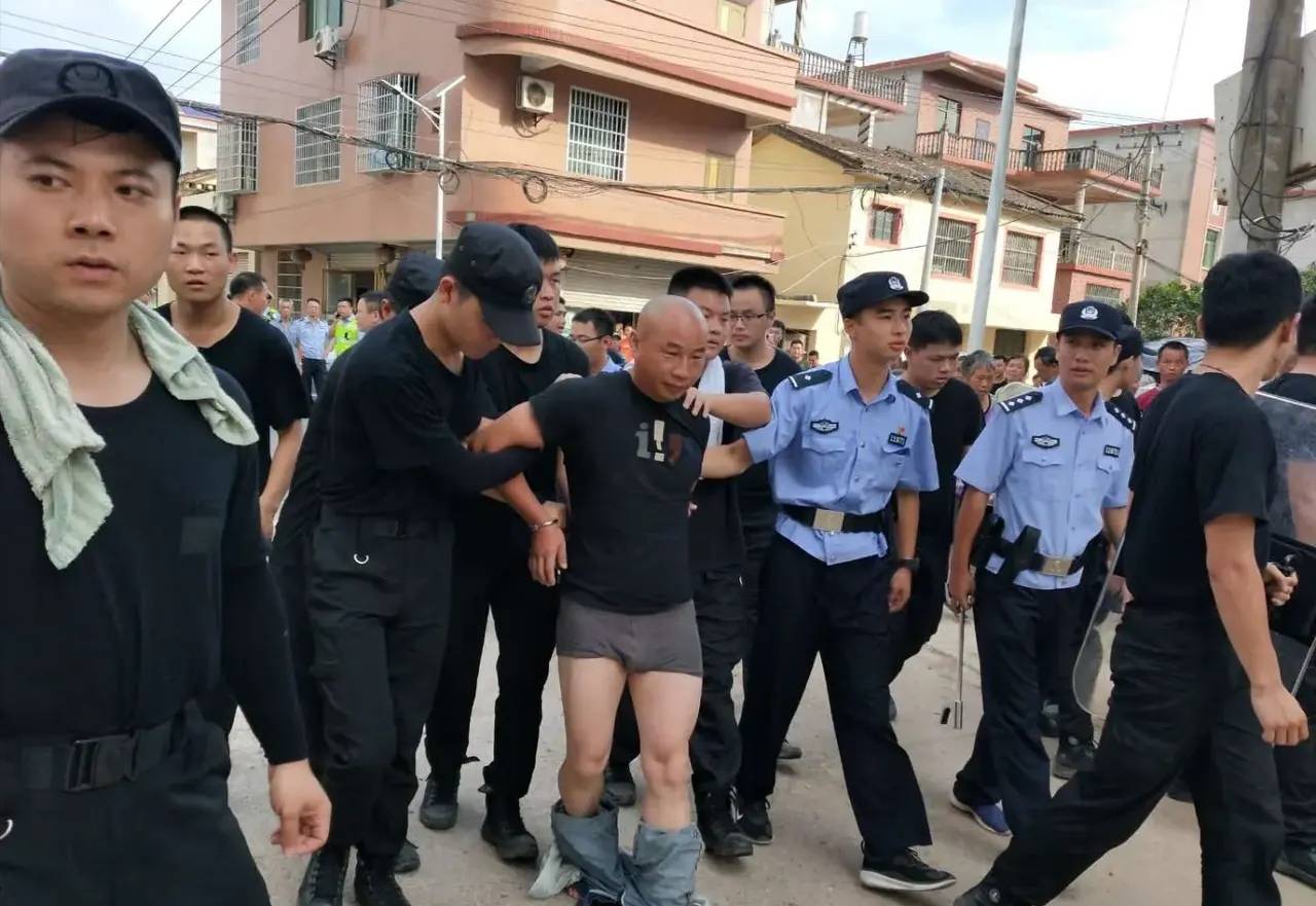 台警方开枪超50发追捕嫌疑人台警方开枪超50发追捕嫌疑人-第1张图片