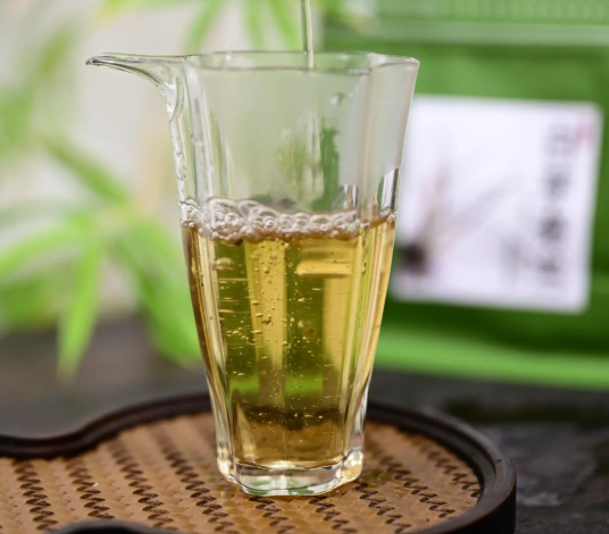 白芽奇兰，兰花中的珍品-第1张图片
