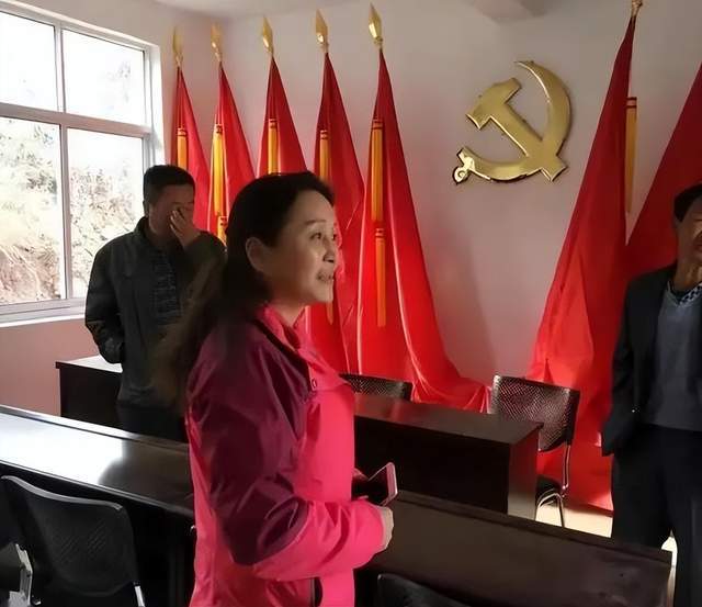 美女行长色诱上司职务蹿升-第3张图片