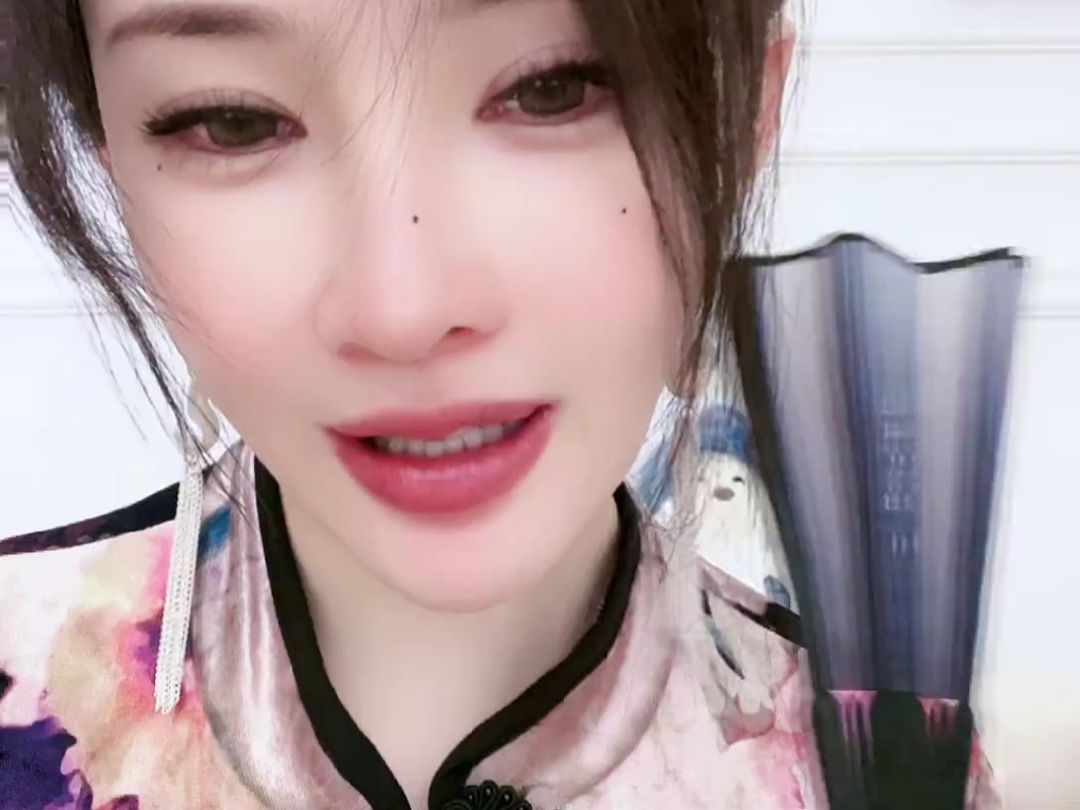周妍希叶佳颐唯美mv周妍希，优雅与梦想的化身-第2张图片
