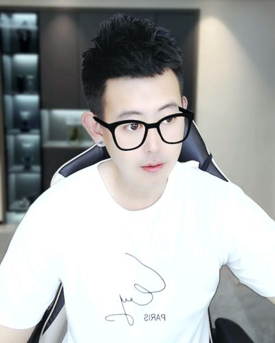 YY55.TVYY55.TV，娱乐新视界的璀璨星辰-第1张图片