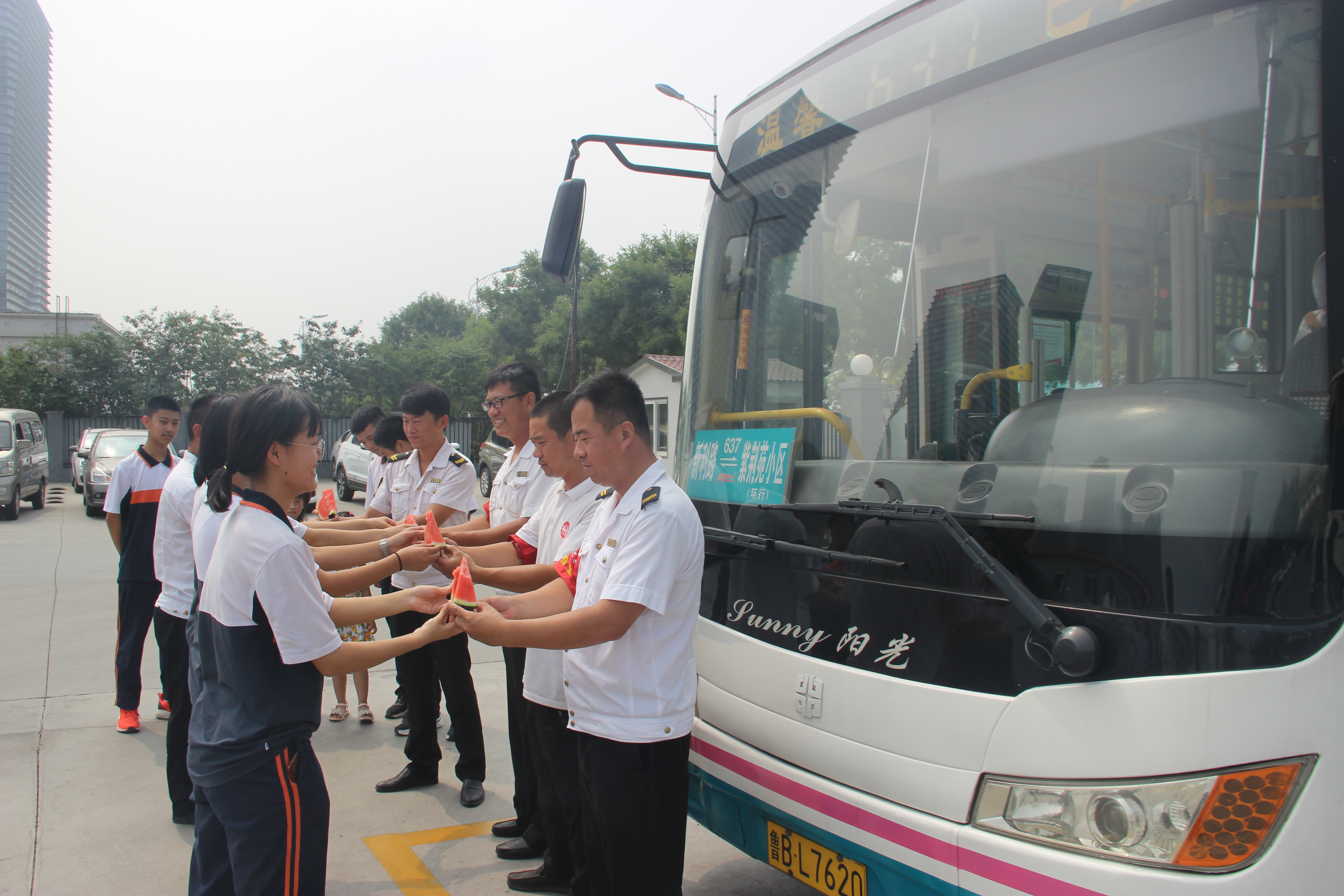 带跳dan坐公交车喷了带跳DAN坐公交车的体验