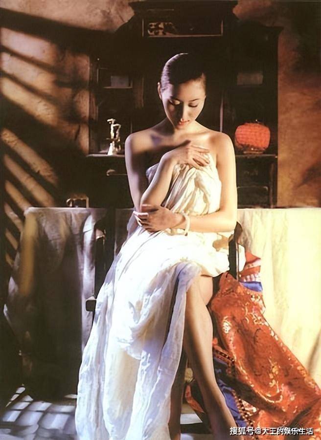 汤芳写真比较汤芳写真，艺术与真实的完美融合-第2张图片