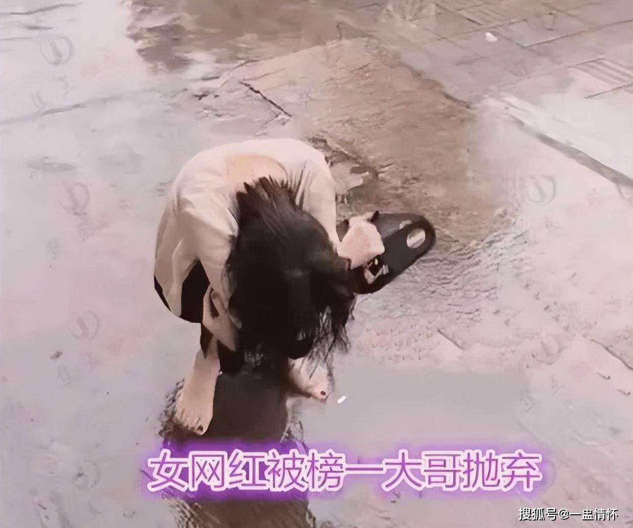 奔现1v 1奔现之1v 1，情感与现实的交织
